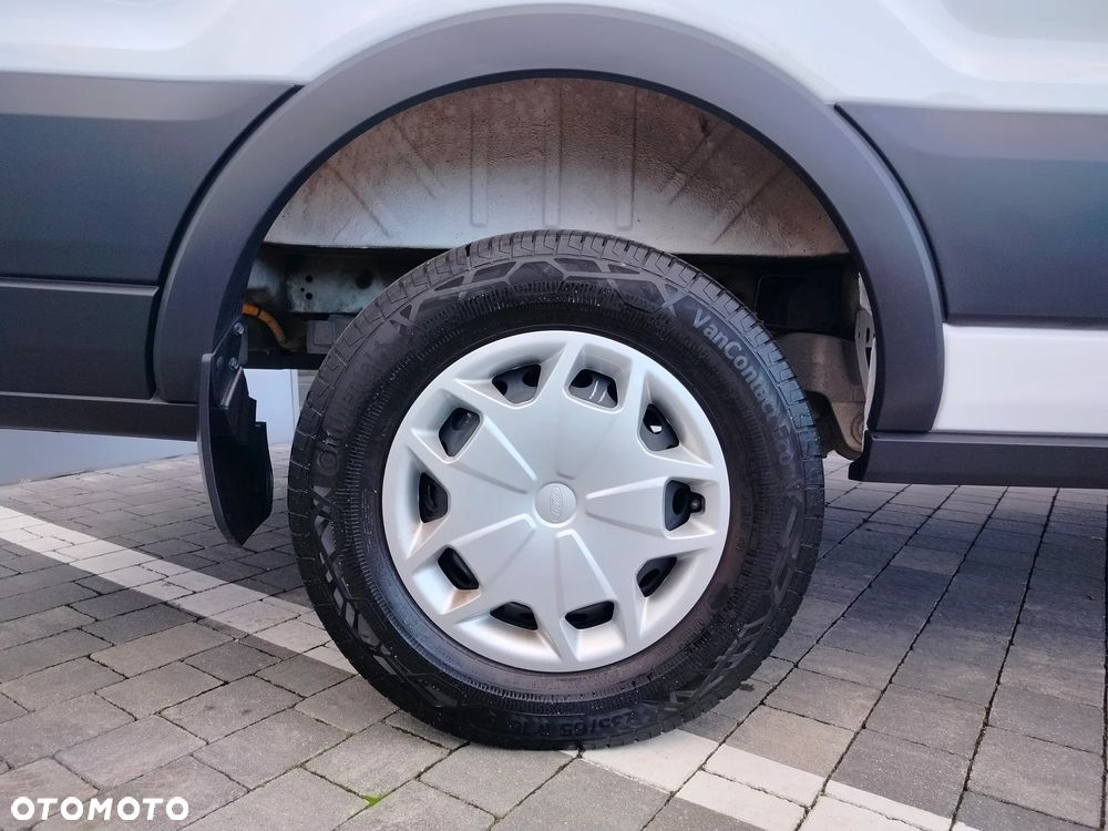 Ford E-TRANSIT - 37