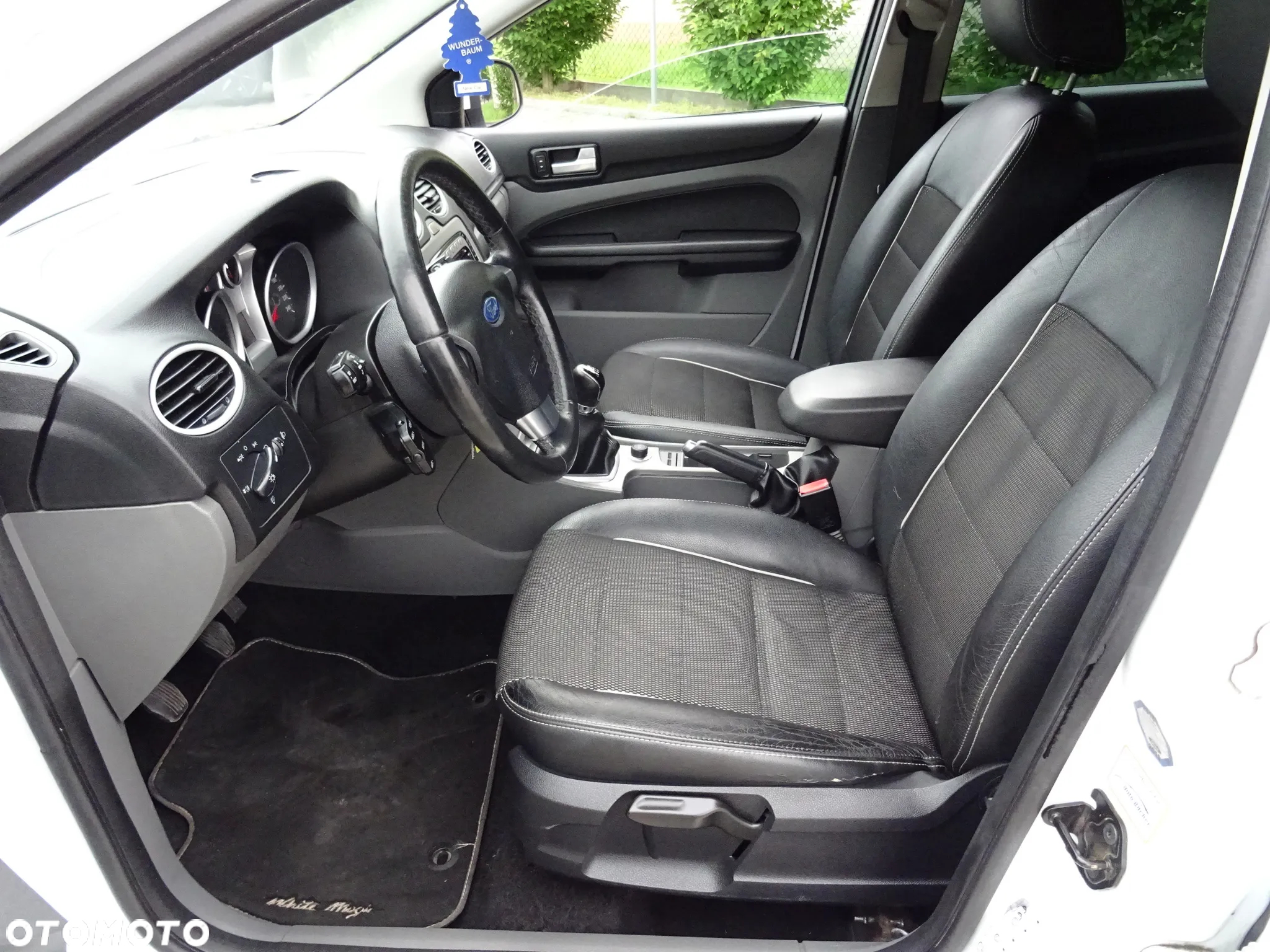 Ford Focus 1.8 White Magic - 16