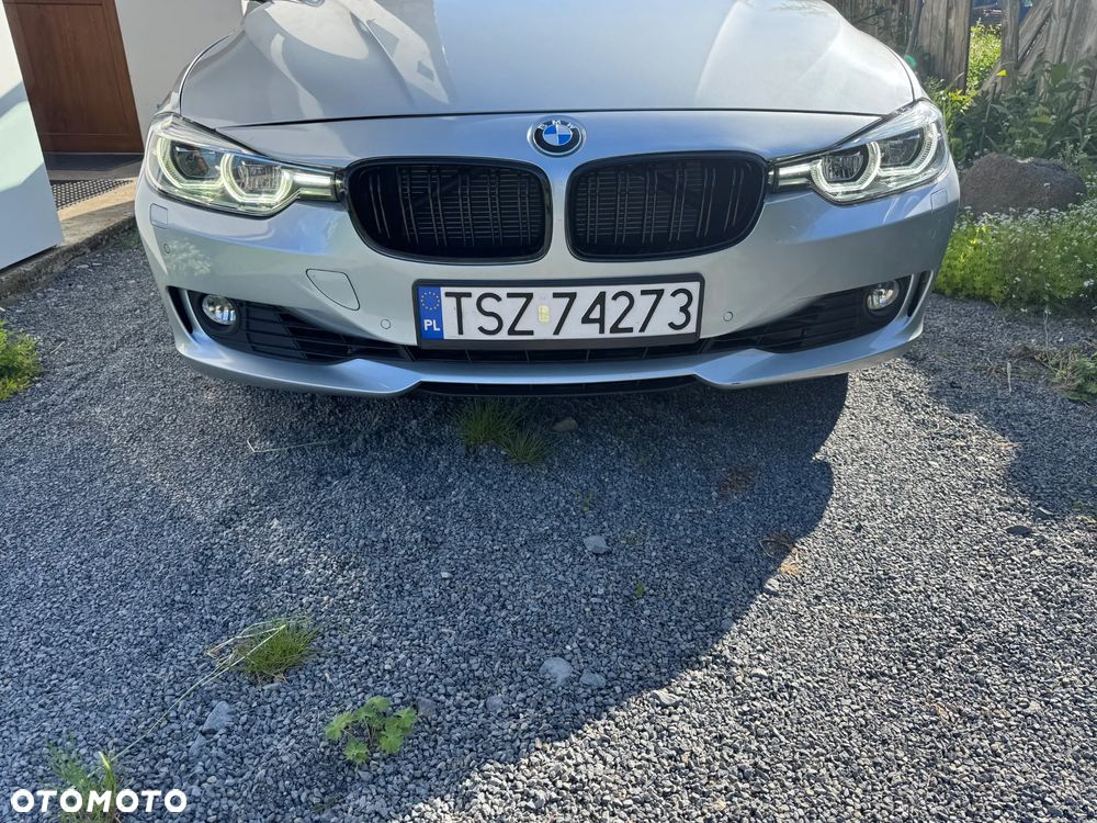 BMW Seria 3 320d Sport Line - 9