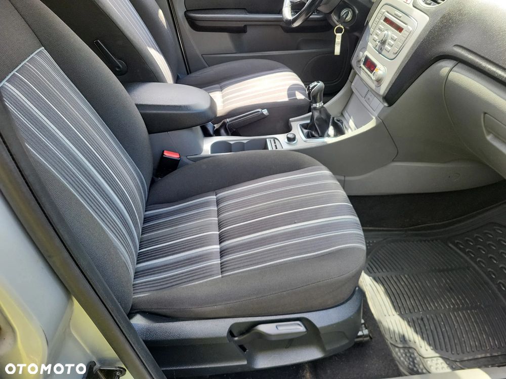 Ford Focus 2.0 16V Style+ - 29