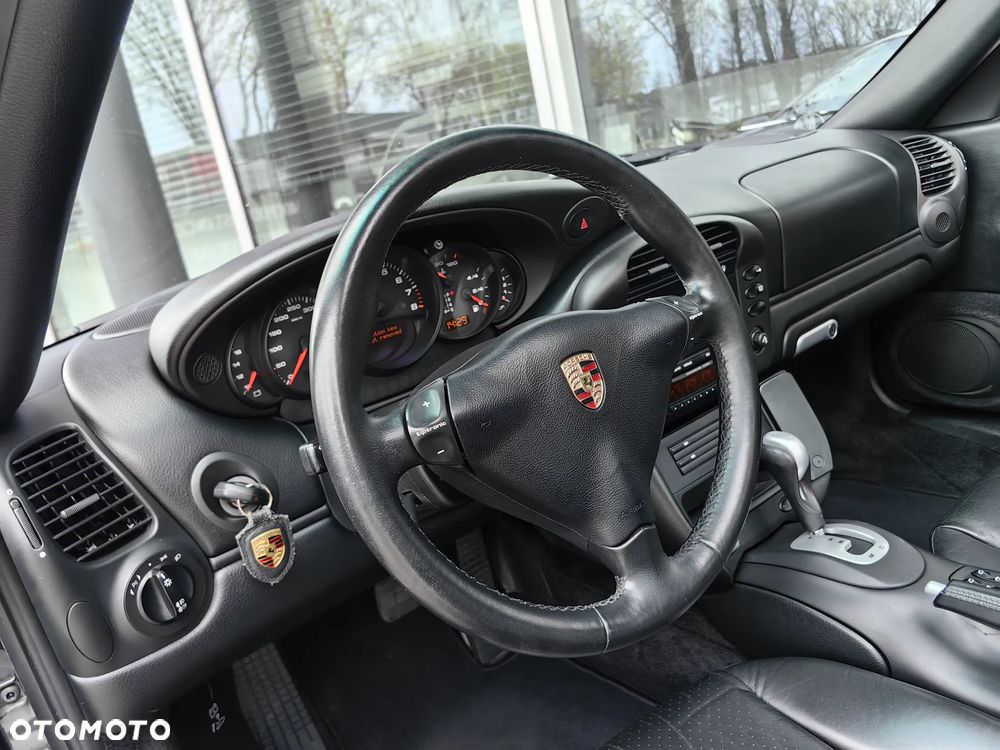 Porsche 911 - 28