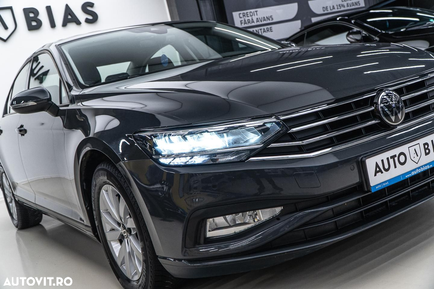 Volkswagen Passat 2.0 TDI DSG Comfortline - 29