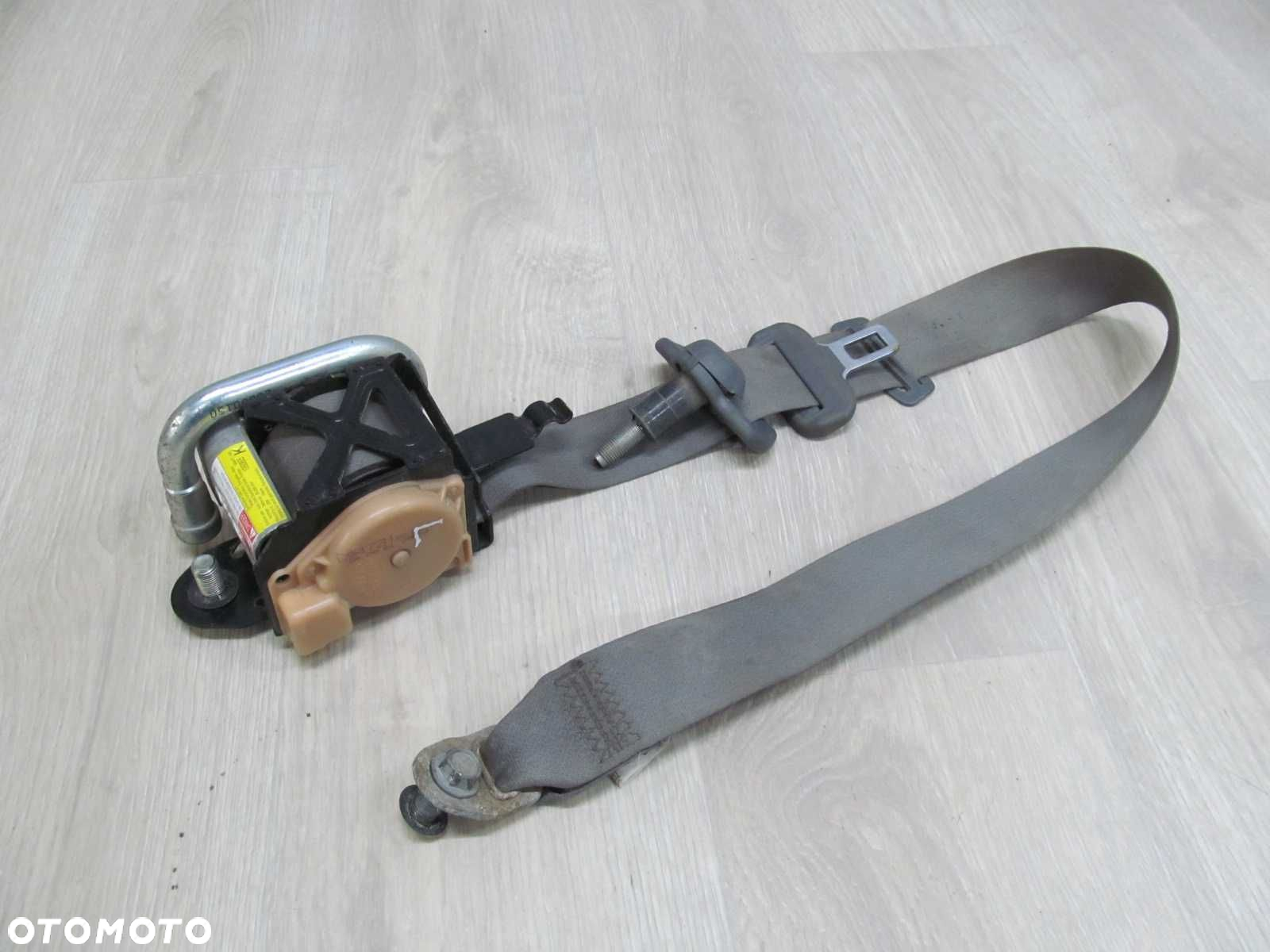 ISUZU N35 N NPR L GRAFTER PAS BEZPIECZENSTWA NAPINACZ C9472N 07-18 - 2