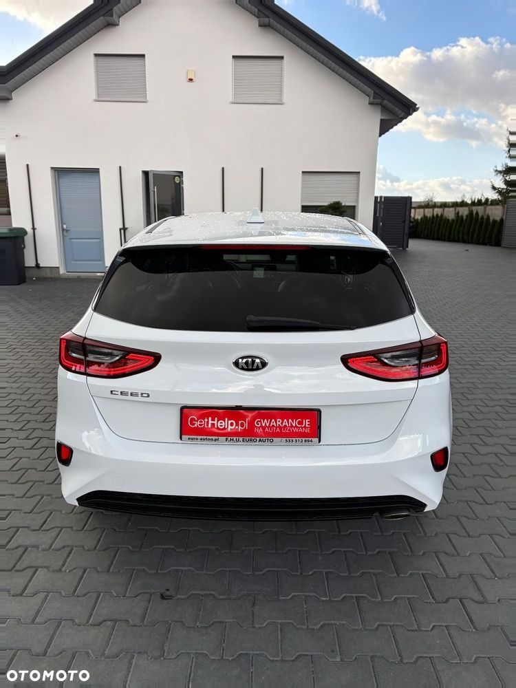 Kia Ceed - 4