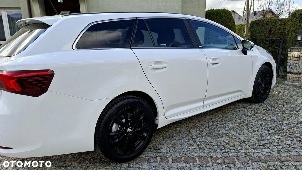 Toyota Avensis 2.0 D-4D Premium - 17