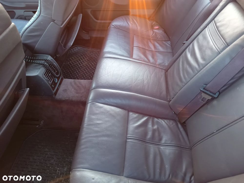 BMW Seria 7 740i V8 - 29