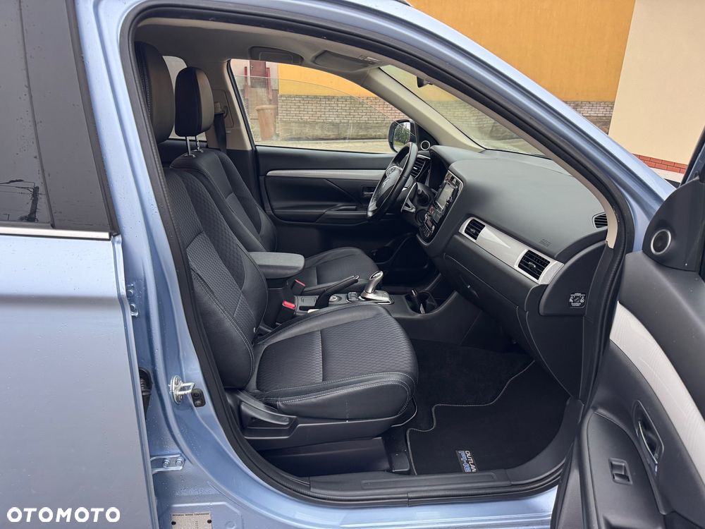 Mitsubishi Outlander - 6