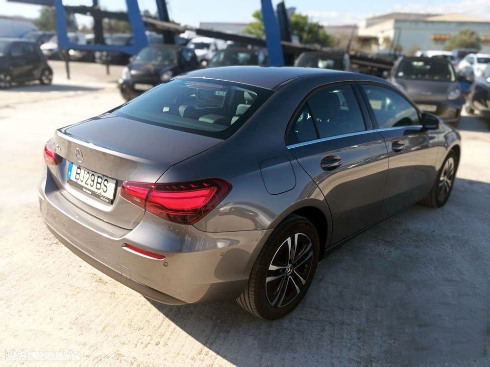 Mercedes-Benz A 250 Limousine - 8