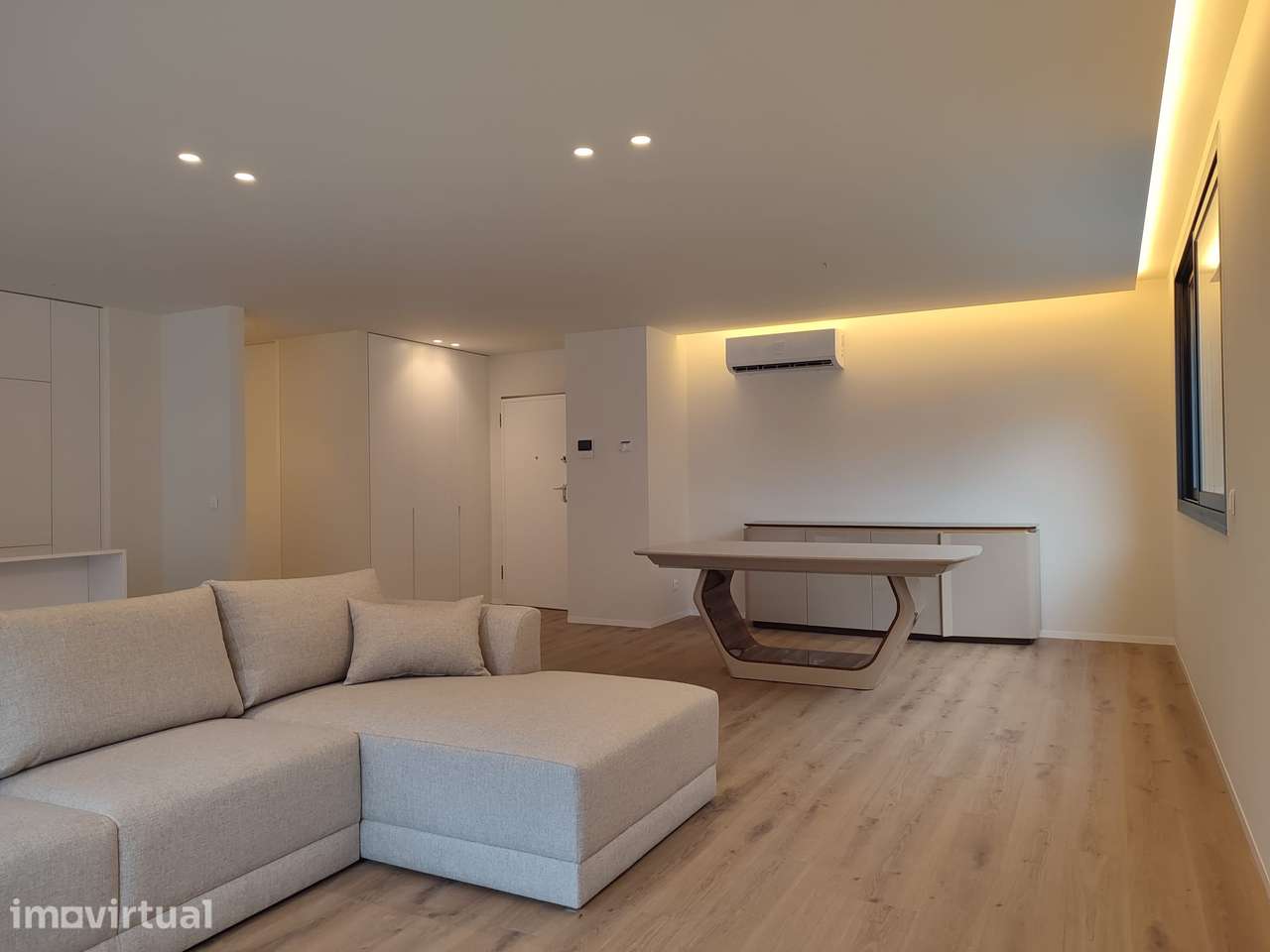 T3 novo com varanda de 40 m2 e garagem box de 4m2 na Quinta de Cravel - Grande imagem: 2/15