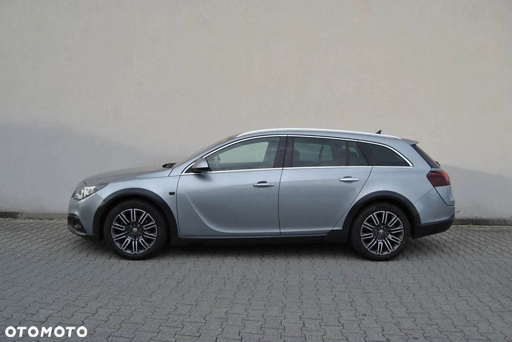 Opel Insignia 2.0 CDTI 4x4 Automatik Sport - 2