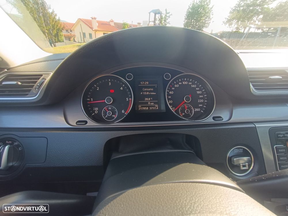 VW Passat Variant 2.0 TDI Confortline - 13