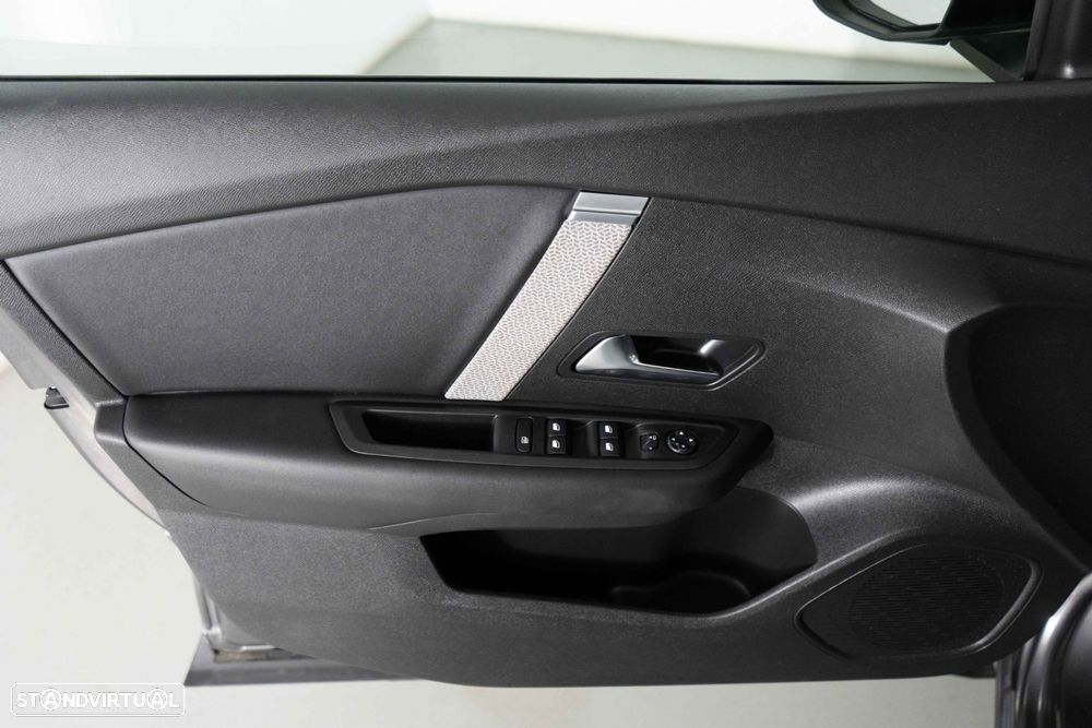 Citroën C4 X 1.2 PureTech Shine Pack EAT8 - 17