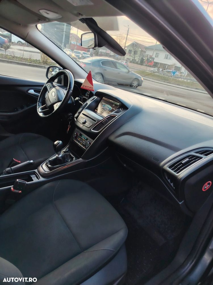 Ford Focus 1.6 TDCI DPF Titanium - 5