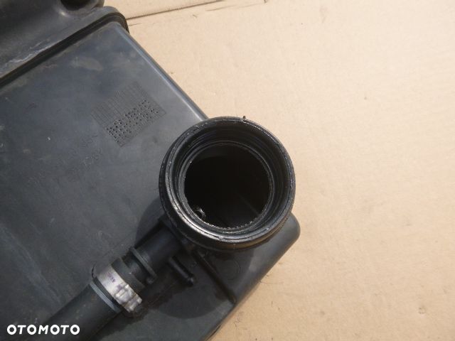 OBUDOWA FILTRA POWIETRZA FIAT GRANDE PUNTO 1.2 1.4 51773400 - 7