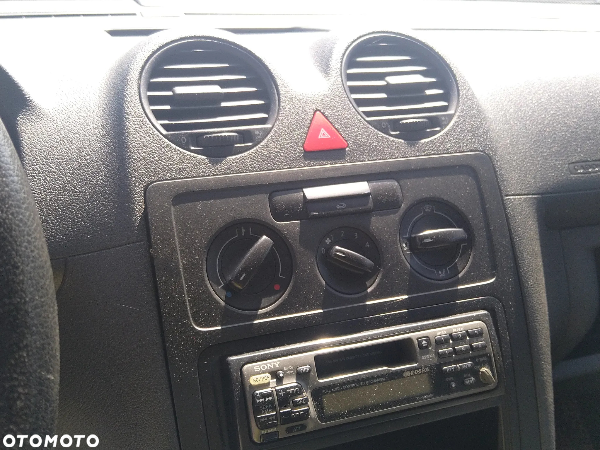 Volkswagen Caddy - 10