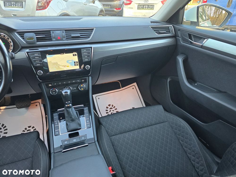 Skoda Superb 2.0 TDI DSG Ambition - 25