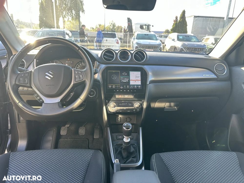 Suzuki Vitara 1.4 Boosterjet 6MT AllGrip MHEV Passion - 16