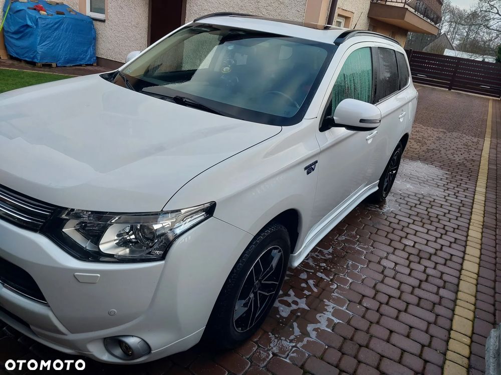 Mitsubishi Outlander 2.0 4WD - 5