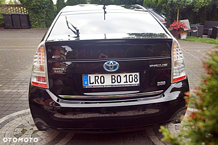 Toyota Prius (Hybrid) Life - 24