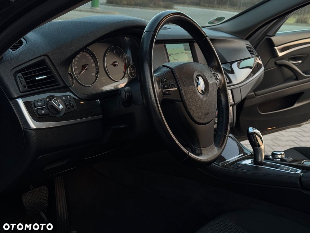 BMW Seria 5 520d - 26