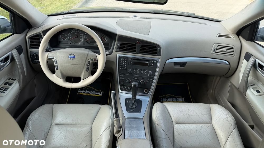 Volvo V70 2.5T Momentum - 6