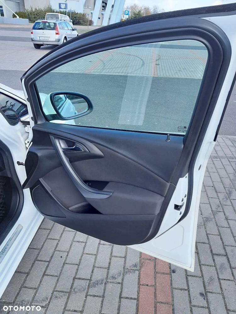 Opel Astra 1.4 T Business EU6 - 19