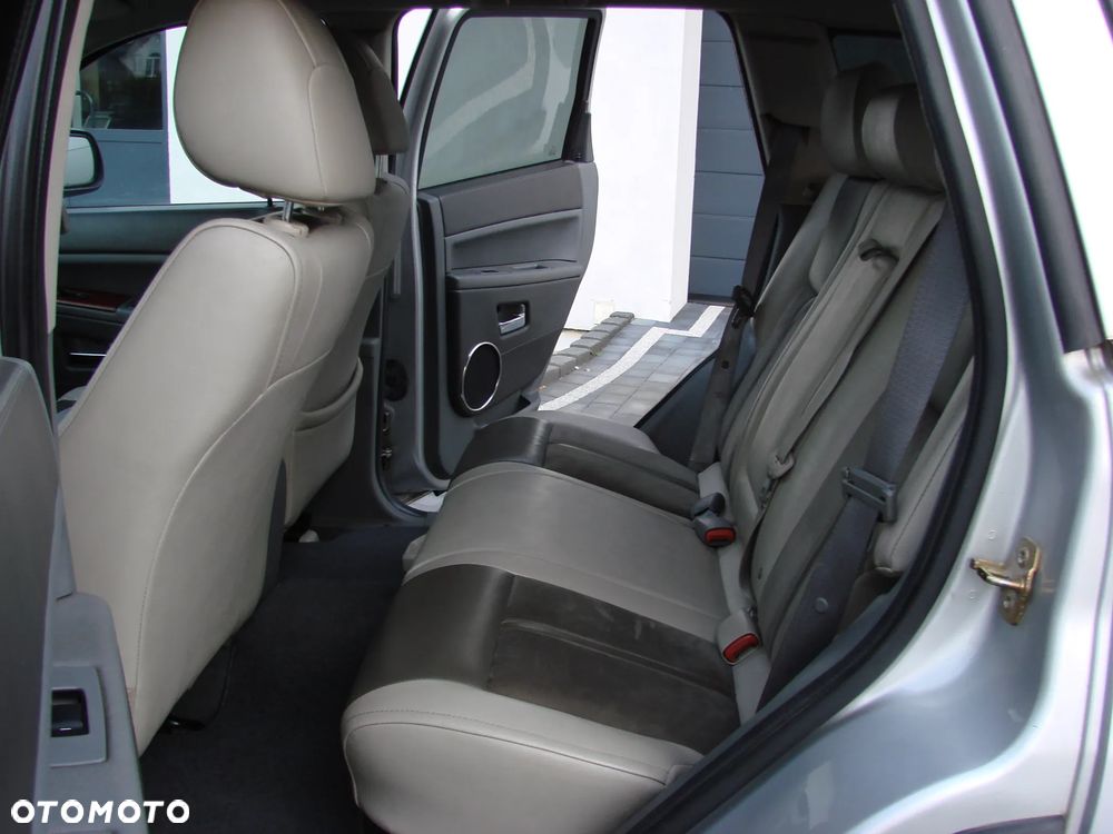 Jeep Grand Cherokee - 20