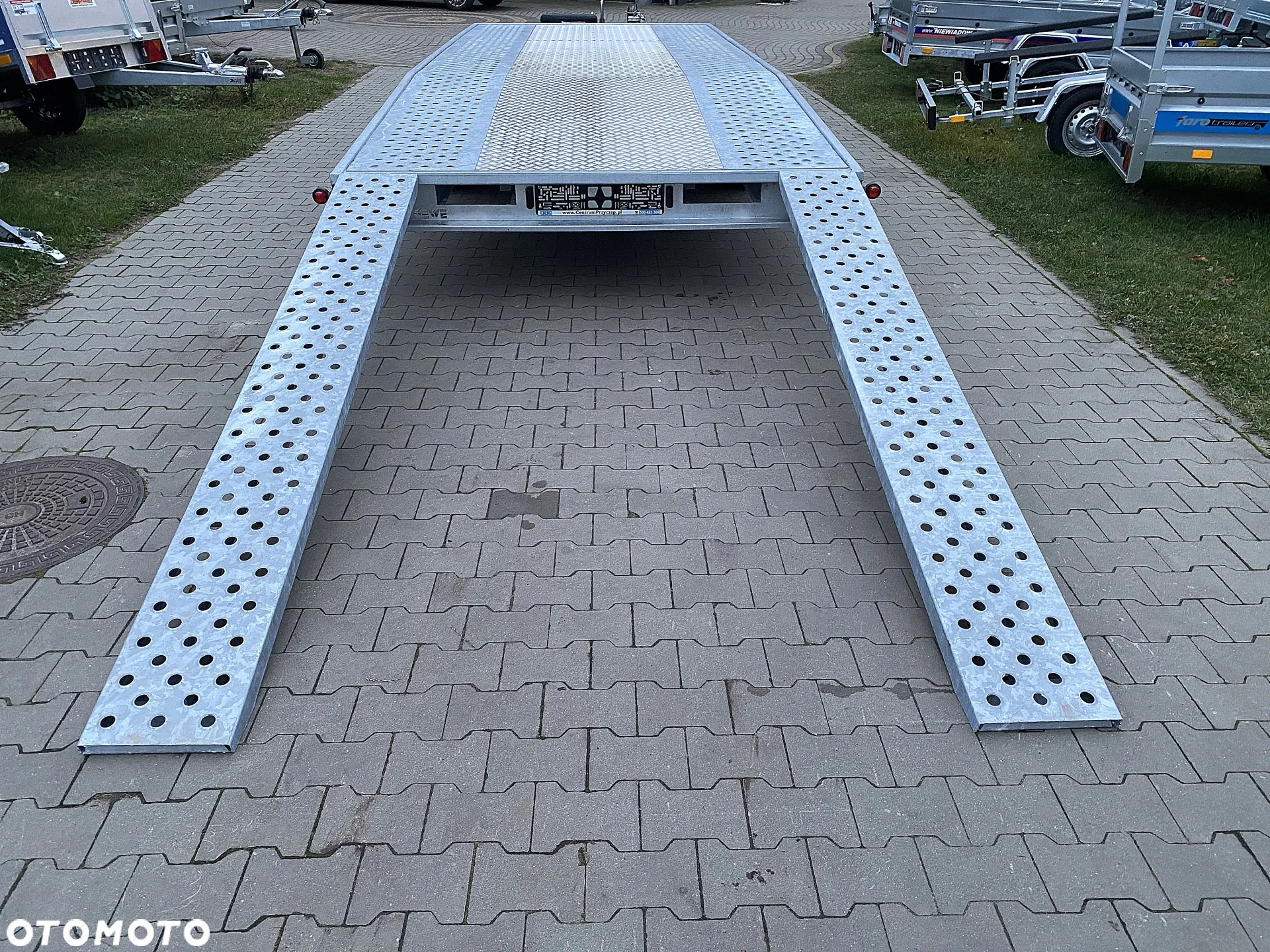 GEWE Laweta samochodowa GEWE 5,6m x 2,1m 3-osiowa DMC: 3500 kg - 6