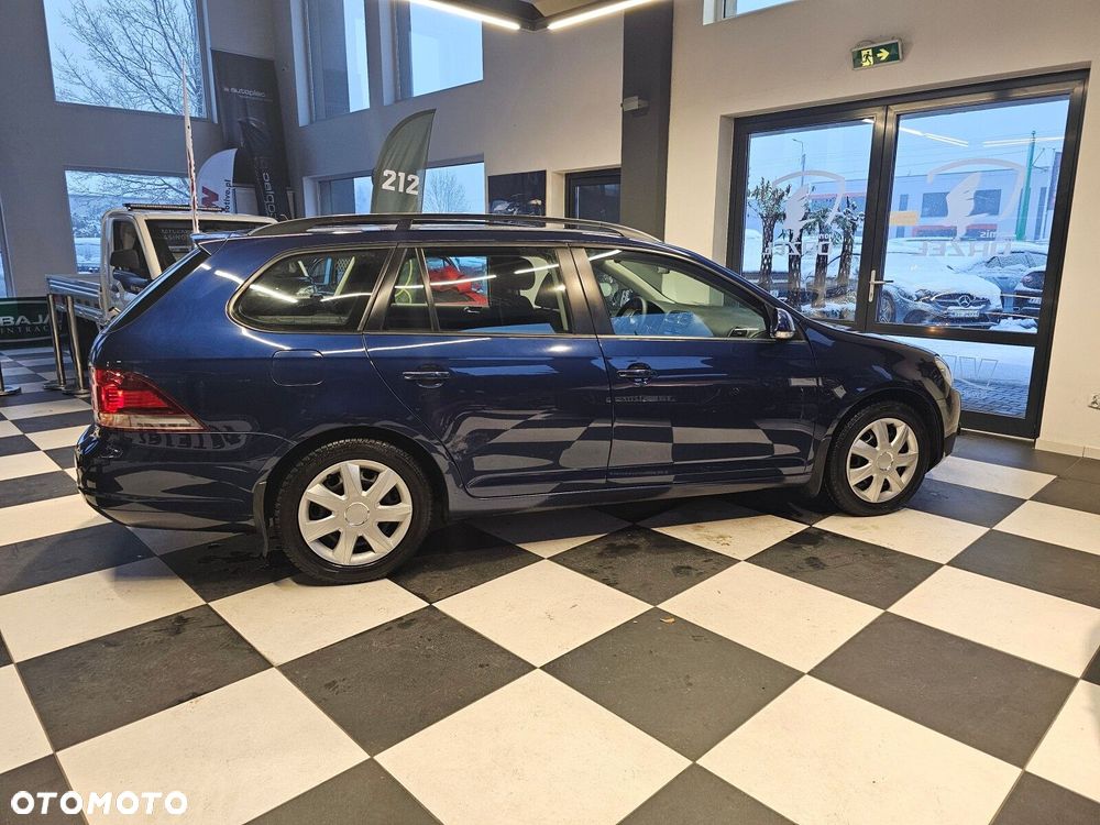 Volkswagen Golf - 8
