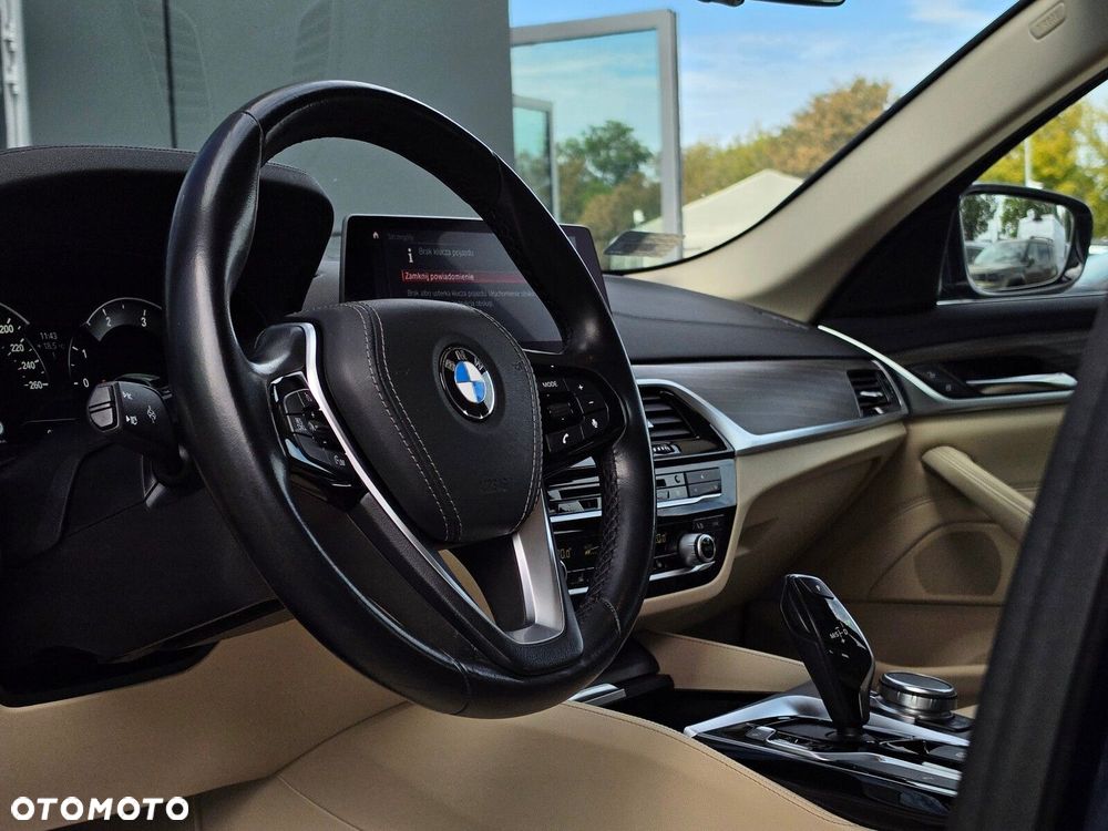 BMW Seria 5 530d Luxury Line - 35
