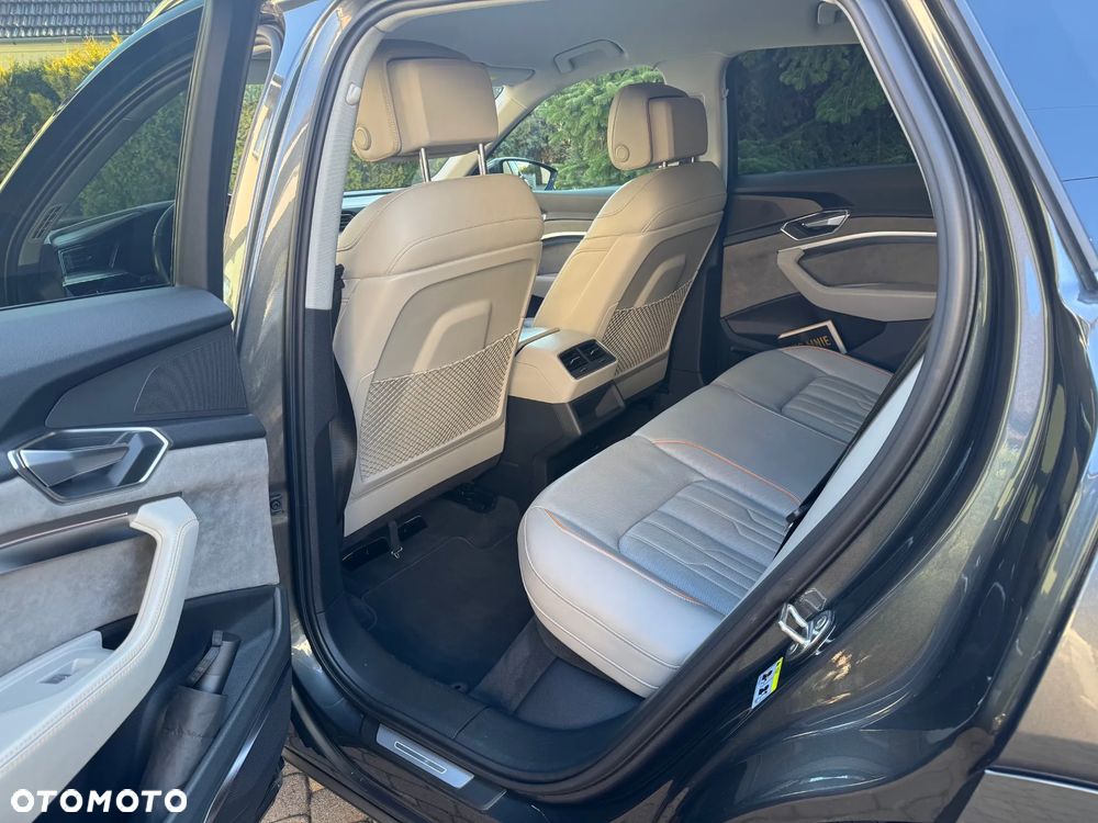 Audi e-tron 55 Quattro S Line - 8