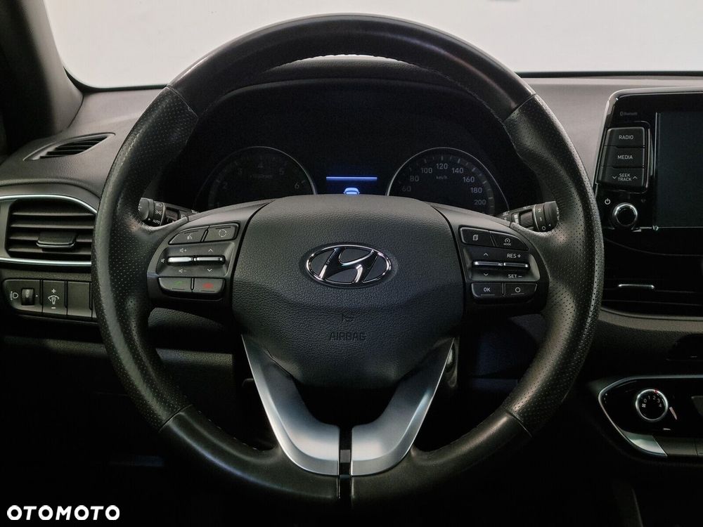 Hyundai i30 1.4 GO - 12
