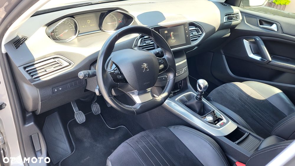 Peugeot 308 1.2 PureTech Allure S&S - 12