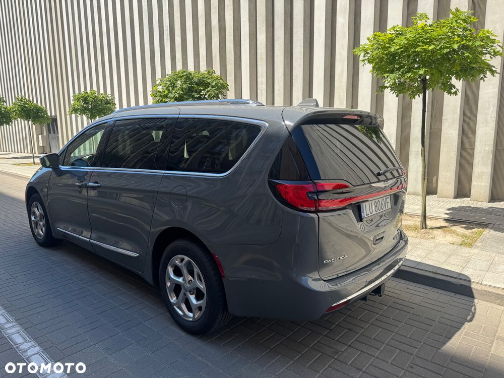Chrysler Pacifica - 5