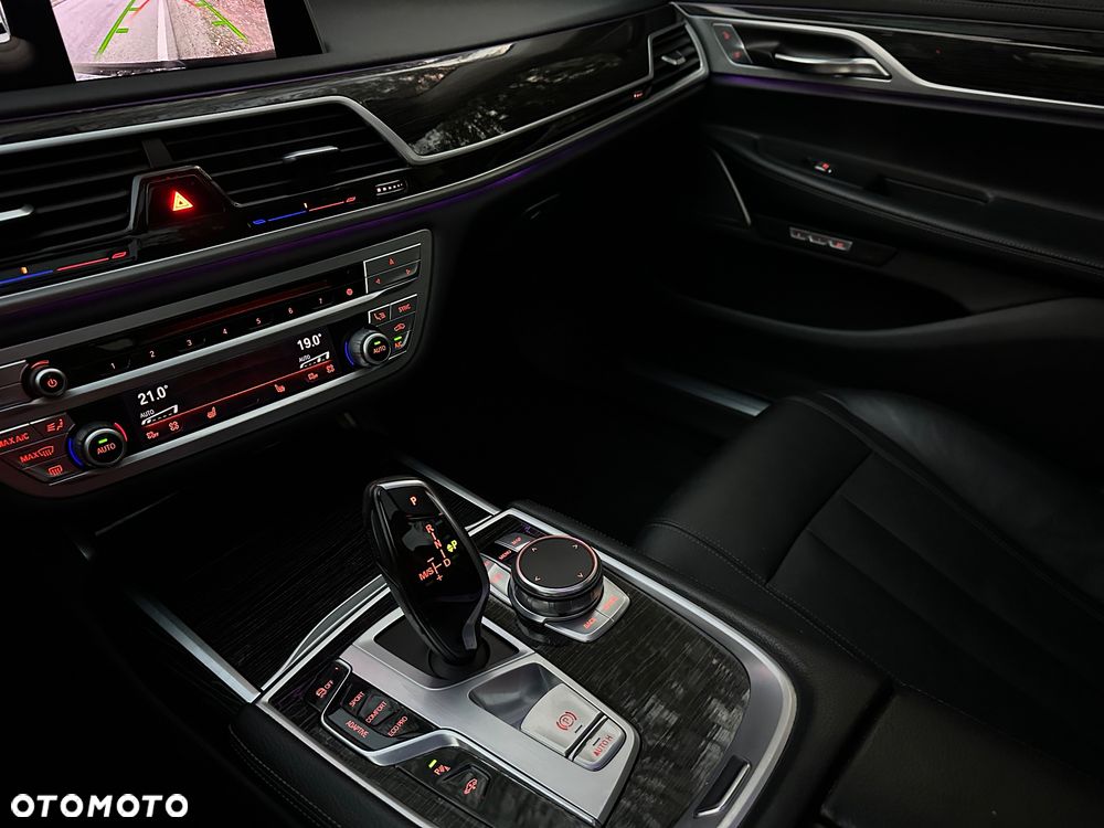BMW Seria 7 740Li - 21