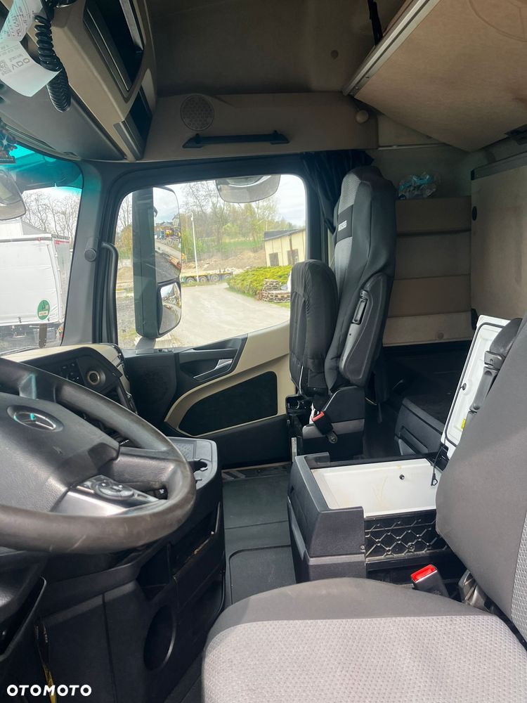 Mercedes-Benz ACTROS - 10