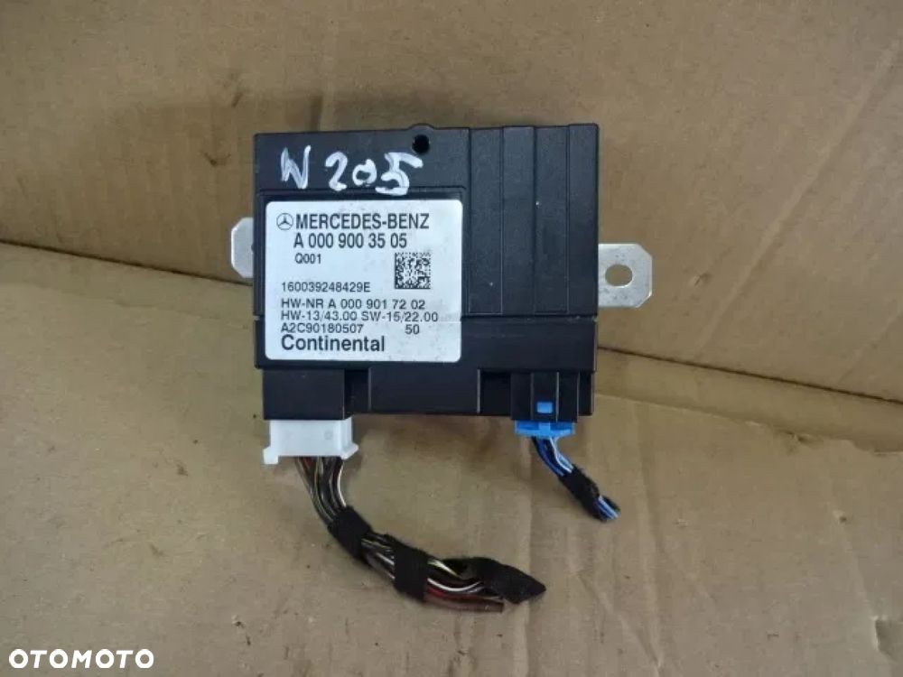 MERCEDES W205 6.3 AMG MODUŁ POMPY PALIWA - 1