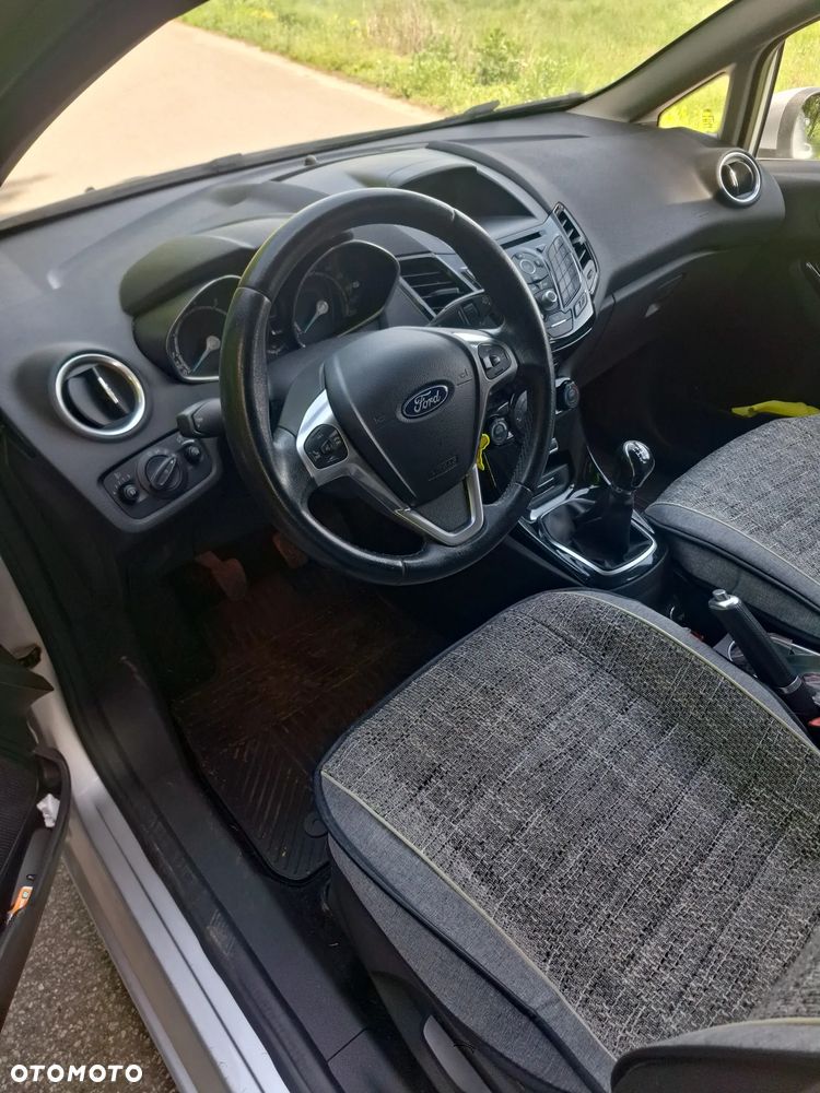 Ford Fiesta - 11