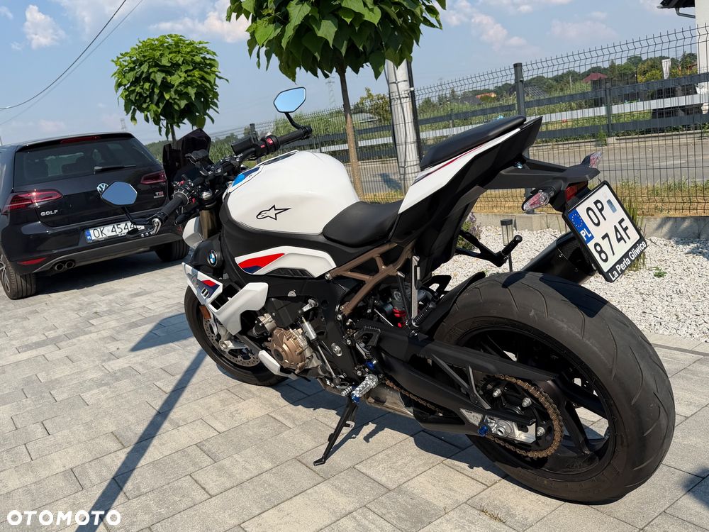 BMW S - 4