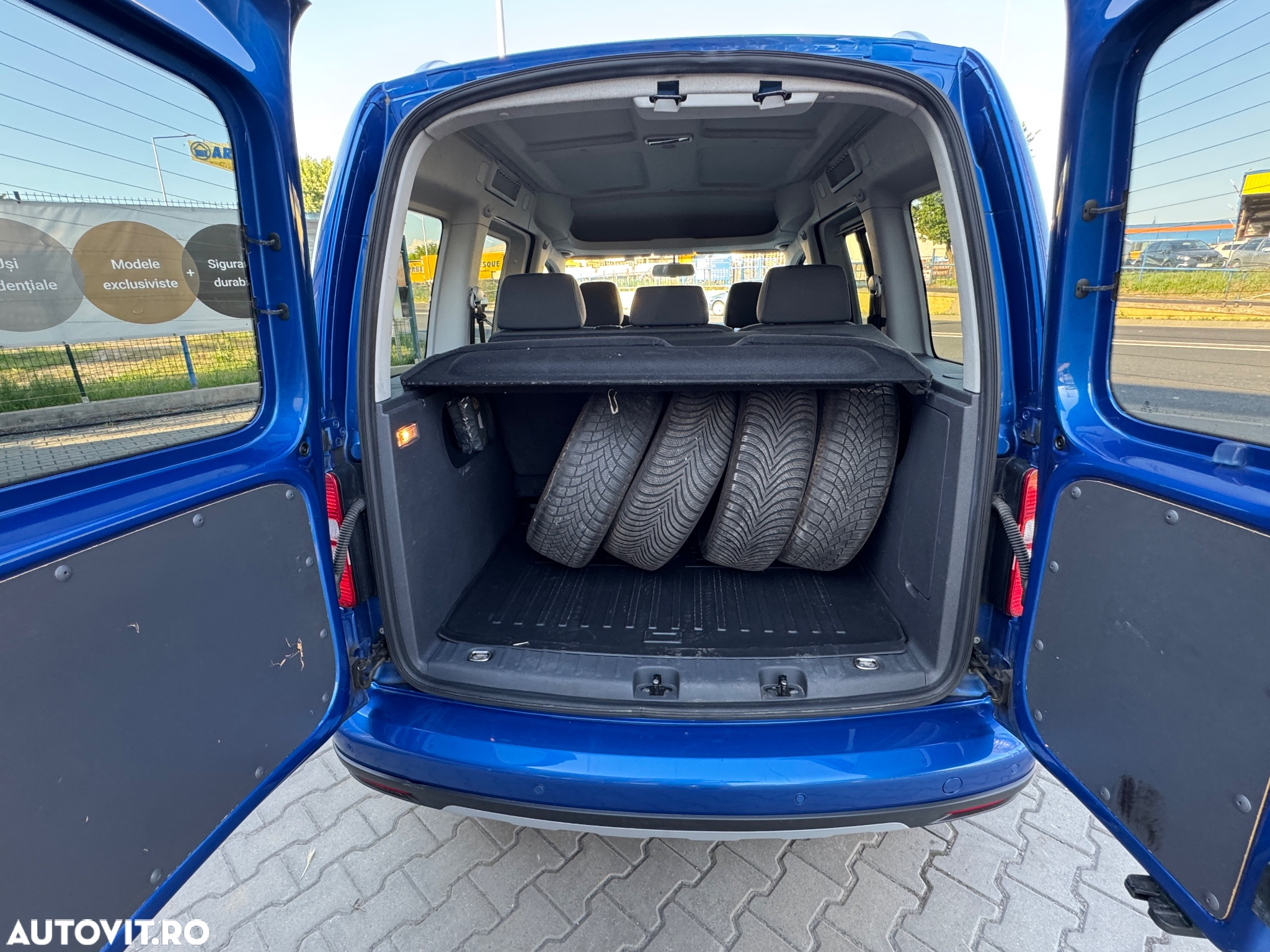 Volkswagen Caddy 2.0 TDI 4Motion Trendline - 22
