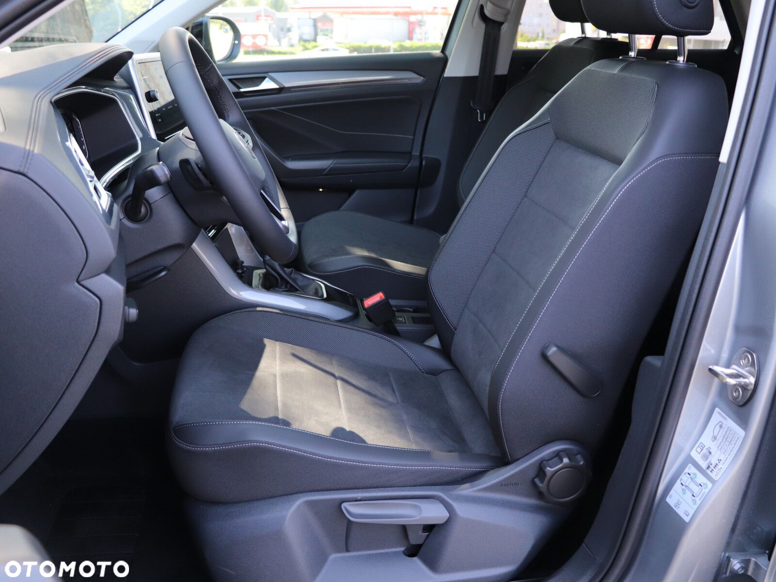 Volkswagen T-Roc - 11