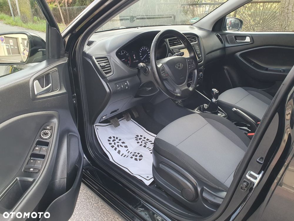 Hyundai i20 blue 1.2 YES!+ - 12