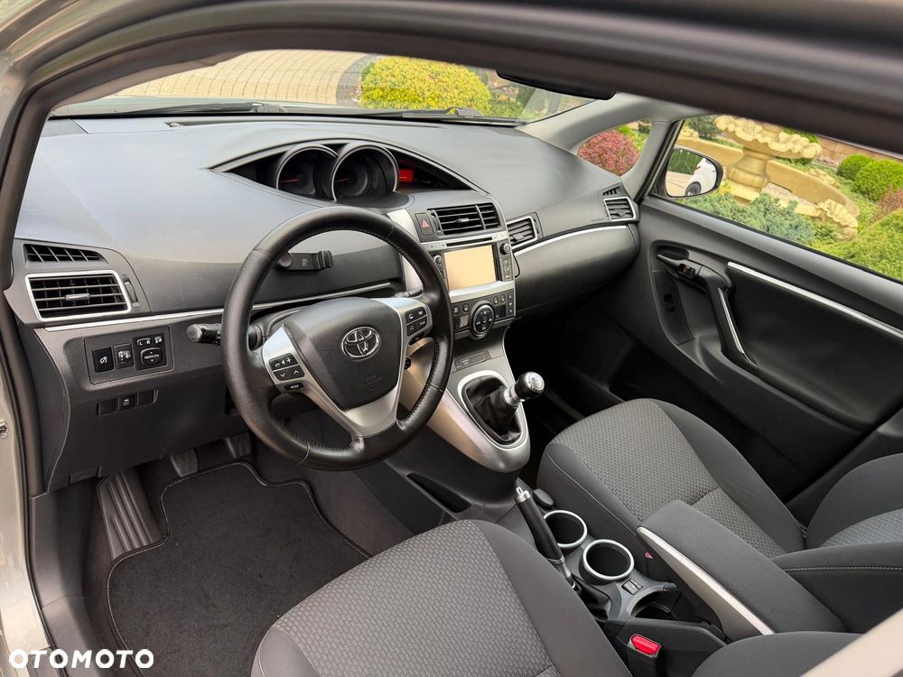 Toyota Verso 2.0 D-4D 5-Sitzer - 5