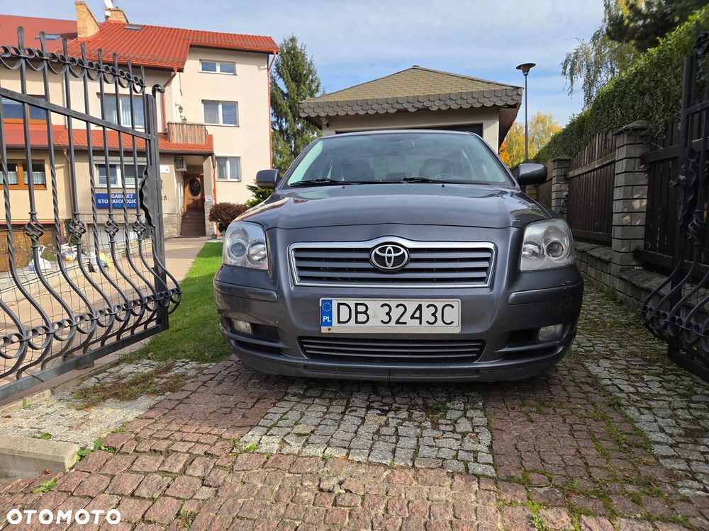 Toyota Avensis - 8