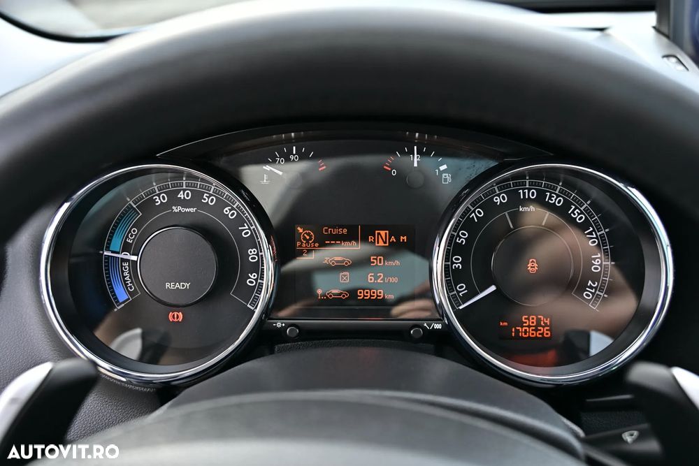 Peugeot 3008 Hybrid4 - 11