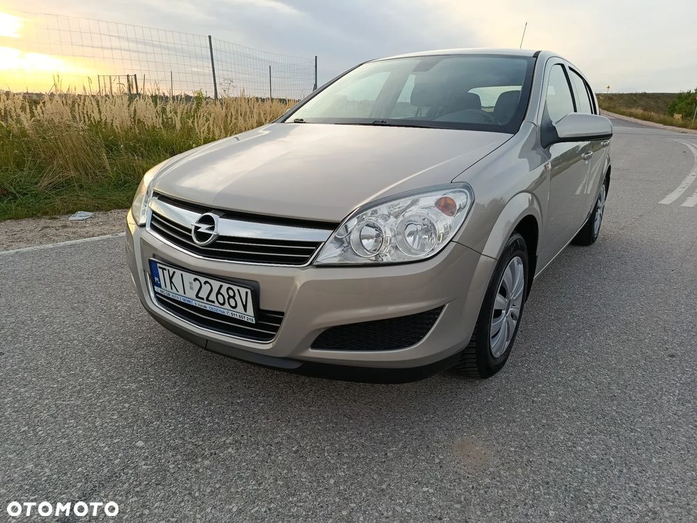 Opel Astra 1.6 Color Edition - 1