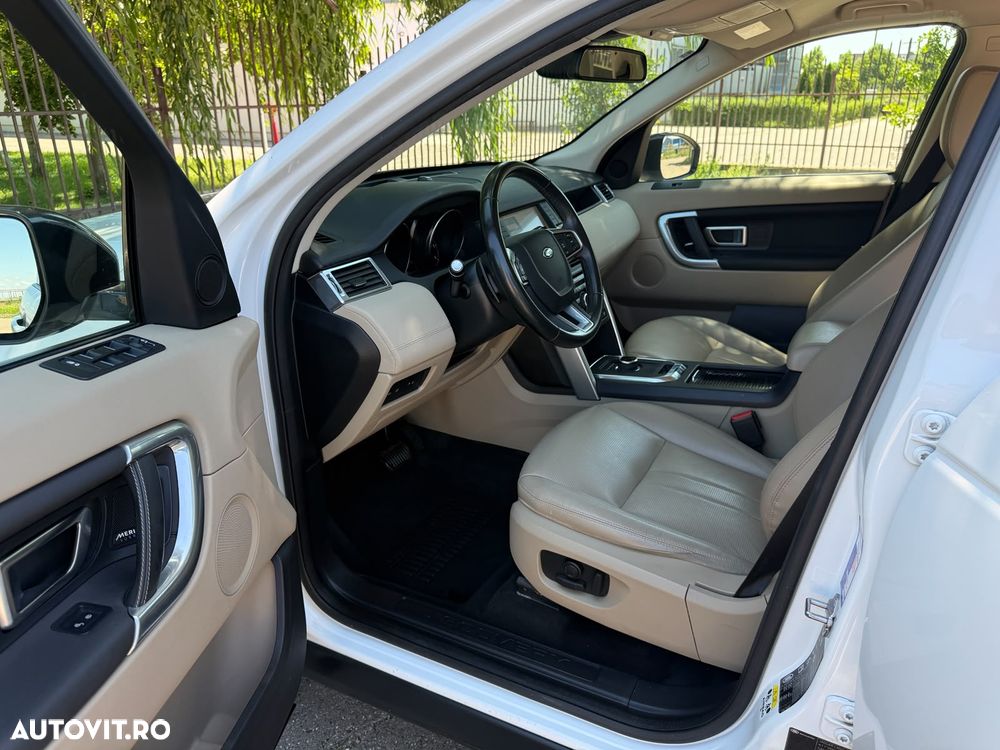 Land Rover Discovery Sport - 24