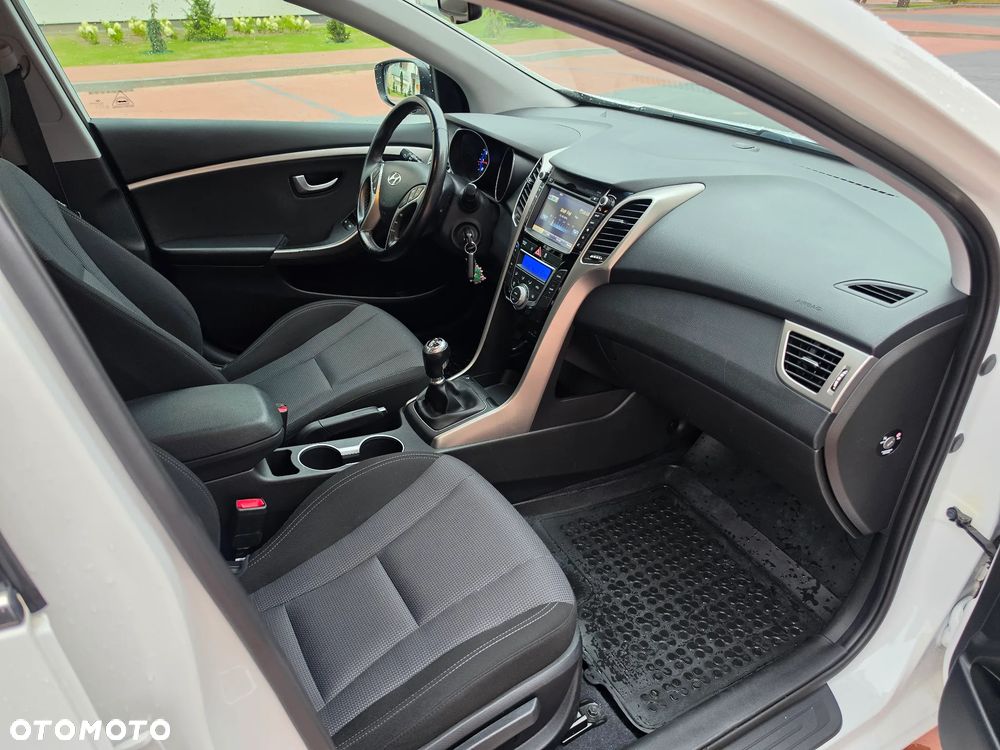 Hyundai i30 1.6 GDI BlueDrive Premium - 30