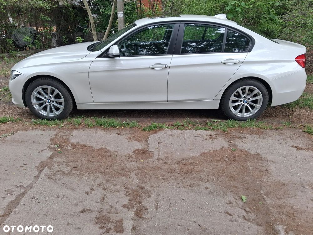 BMW Seria 3 320i xDrive - 4