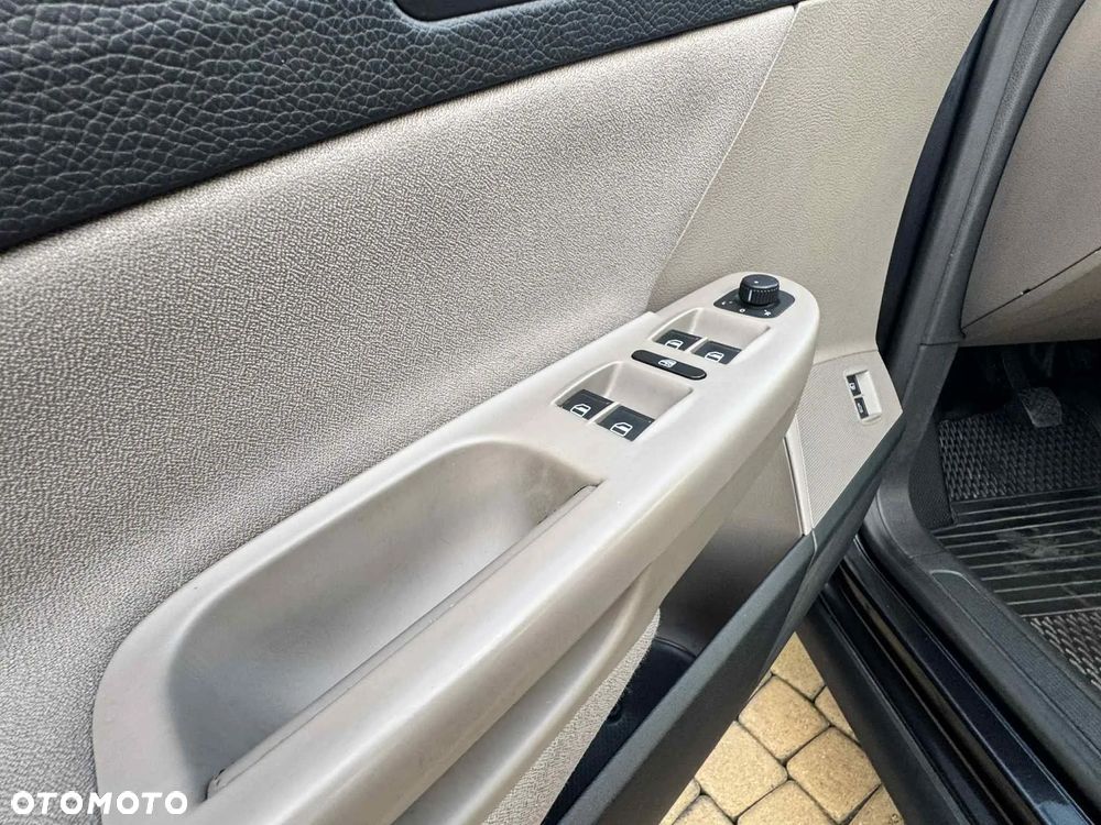Volkswagen Passat 2.0 TDI Comfortline - 28